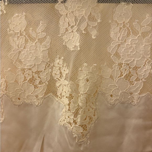 Doen Cream Lace Mini Dress - Picture 6 of 11